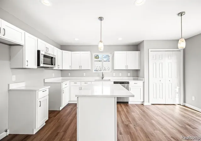 Photo 2 of Sale Pending at 8248 Hugh St, Westland, MI 48185 4077 | MLS# 61025886 | Listing updated on 2026-09-16