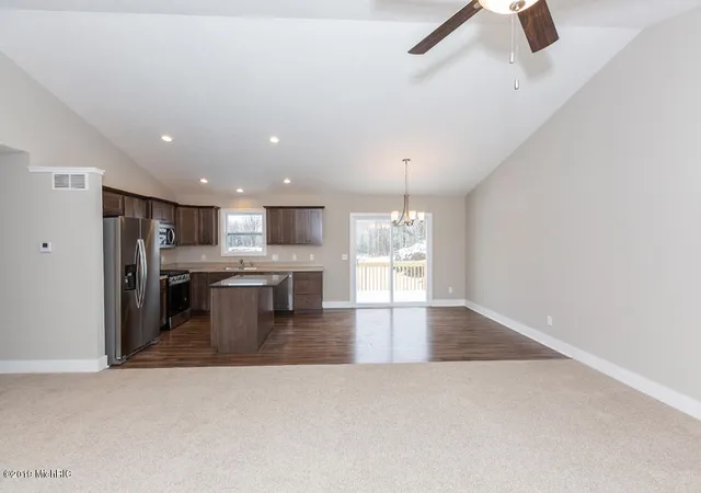 Photo 3 of Single family home for sale at 3337 Nature View Dr, Kentwood, MI 49512 | MLS# 70554597 | Listing updated on 2026-09-01