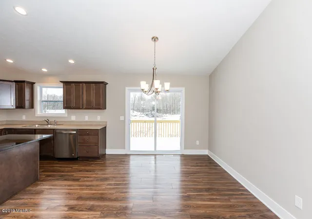 Photo 4 of Single family home for sale at 3337 Nature View Dr, Kentwood, MI 49512 | MLS# 70554597 | Listing updated on 2026-09-01
