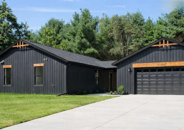 Photo 3 of Sale Pending at 57160 Highfield Rd, Three Rivers, MI 49093 | MLS# 70555616 | Listing updated on 2026-09-11
