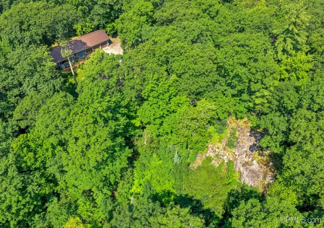 Photo 4 of Single family home for sale at 1003 County Rd 480, Marquette, MI 49855 | MLS# 50217214 | Listing updated on 2026-10-03