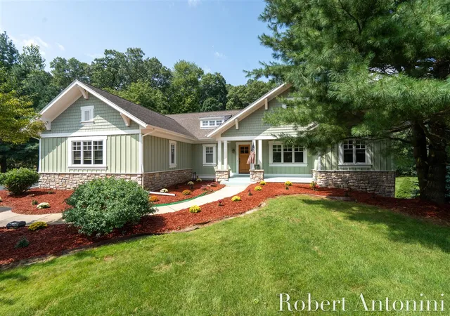 Photo 1 of Single family home for sale at 2025 Pine Nook Ct, Grand Rapids, MI 49525 | MLS# 70555397 | Listing updated on 2026-09-02