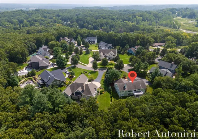 Photo 3 of Single family home for sale at 2025 Pine Nook Ct, Grand Rapids, MI 49525 | MLS# 70555397 | Listing updated on 2026-09-02