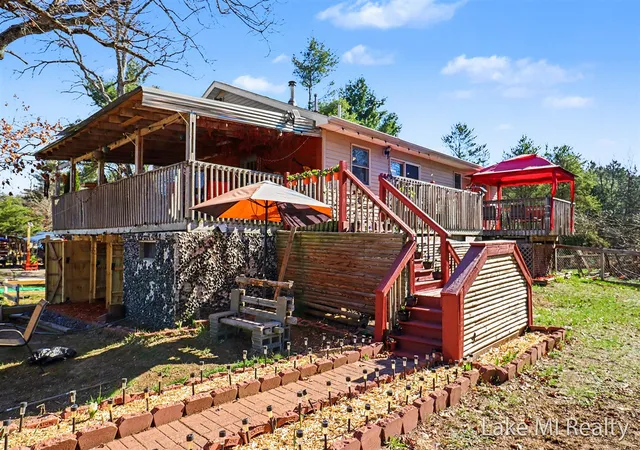 Photo 1 of Single family home for sale at 1889 E 40th Street, White Cloud, MI 49349 | MLS# 70554182 | Listing updated on 2026-09-01