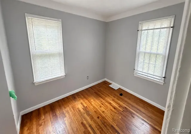 Photo 3 of Single family home for sale at 15870 W Parkway St, Detroit, MI 48223 1033 | MLS# 60989370 | Listing updated on 2026-09-30