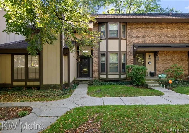 Condo for sale at 25168 Maplebrooke Dr, Southfield, MI 48033 | MLS# 61034932