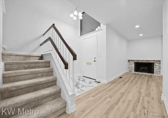 Photo 2 of Condo for sale at 25168 Maplebrooke Dr, Southfield, MI 48033 | MLS# 61034932 | Listing updated on 2026-10-18