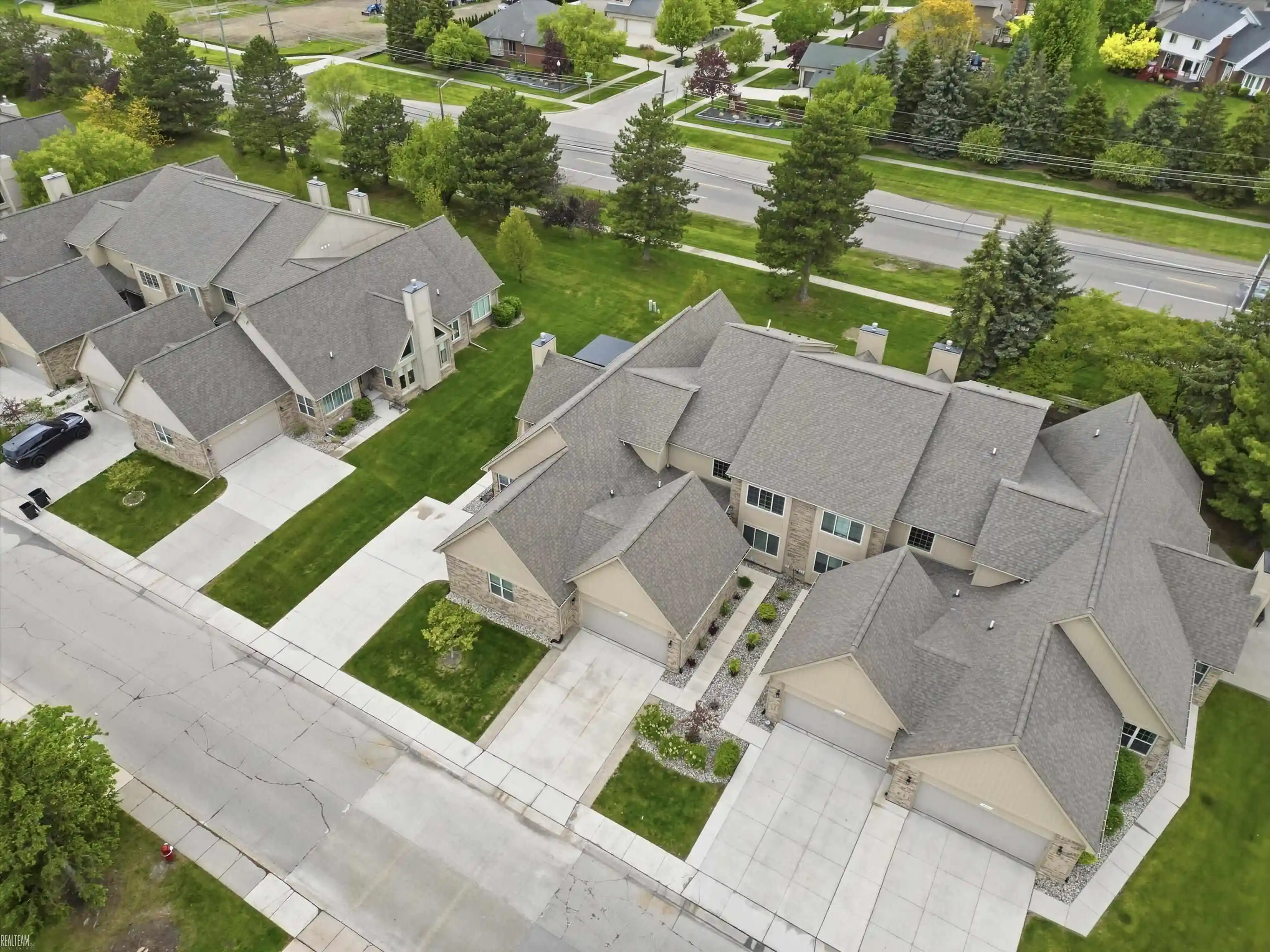 Listing Photo 36 - Condo for sale in 14967 Stoney Brk Dr located at 14967 Stoney Brk Dr, Shelby Township, MI 48315 - Unit 14967 Stoney Brk Dr