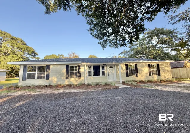Photo 1 of Single family home for sale at 217 7th Avenue, Atmore, AL 36502 | MLS# 411038 | Listing updated on 2026-09-24