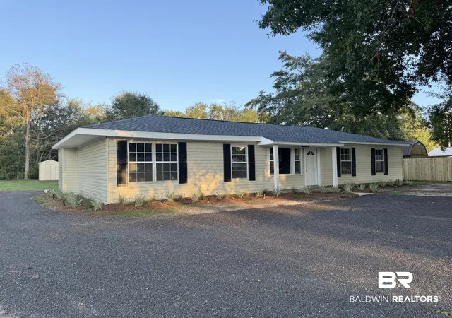 Photo 2 of Single family home for sale at 217 7th Avenue, Atmore, AL 36502 | MLS# 411038 | Listing updated on 2026-09-24