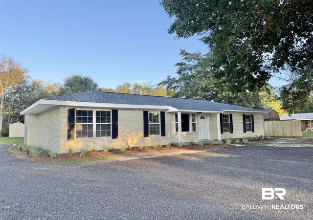 Photo 3 of Single family home for sale at 217 7th Avenue, Atmore, AL 36502 | MLS# 411038 | Listing updated on 2026-09-24