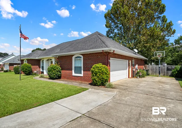 Photo 2 of Single family home for sale at 25306 Lakeland Dr, Loxley, AL 36551 | MLS# 410686 | Listing updated on 2026-10-19