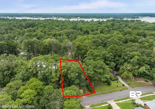 Photo 3 of Sale Pending at 4016 Perch Point Dr, Mobile, AL 36605 | MLS# 409952 | Listing updated on 2026-09-11