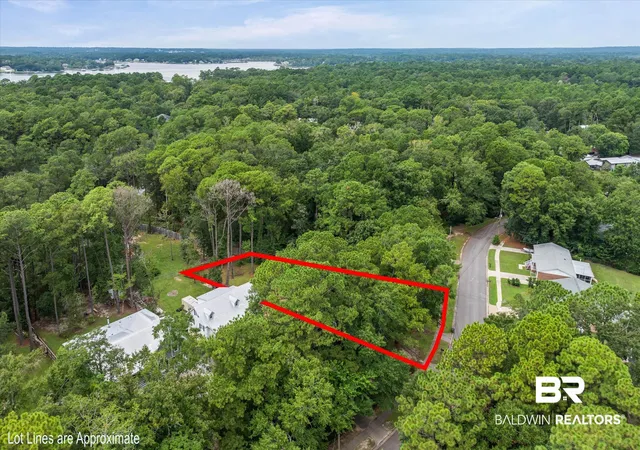 Photo 4 of Sale Pending at 4016 Perch Point Dr, Mobile, AL 36605 | MLS# 409952 | Listing updated on 2026-09-11