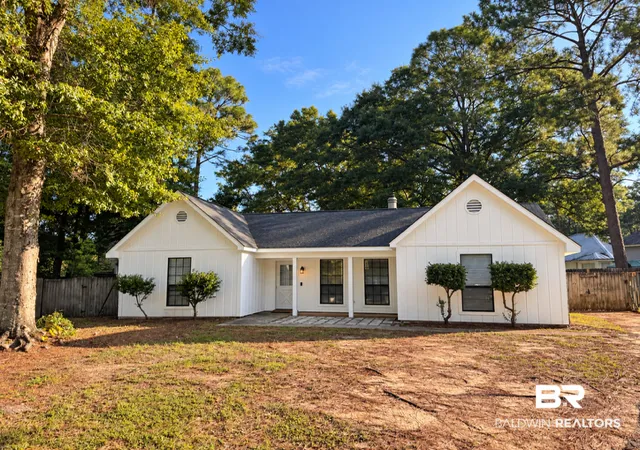 Photo 1 of Single family home for sale at 204 Straford Cir, Daphne, AL 36526 | MLS# 410385 | Listing updated on 2026-09-09