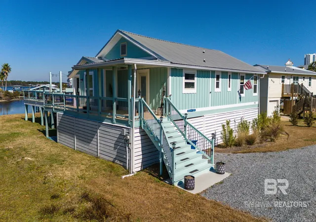 Photo 3 of Single family home for sale at 942 W Lagoon Ave, Gulf Shores, AL 36542 | MLS# 411698 | Listing updated on 2026-10-15
