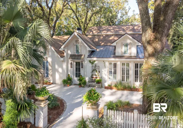 Photo 3 of Single family home for sale at 59 N Summit St, Fairhope, AL 36532 | MLS# 393752 | Listing updated on 2026-10-13