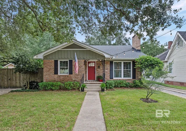 Photo 1 of Sale Pending at 124 South St, Mobile, AL 36606 | MLS# 411883 | Listing updated on 2026-10-21