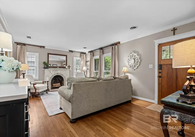 Photo 2 of Sale Pending at 124 South St, Mobile, AL 36606 | MLS# 411883 | Listing updated on 2026-10-21