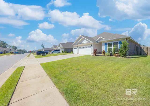 Photo 2 of Single family home for sale at 9405 Amethyst Dr, Daphne, AL 36526 | MLS# 411415 | Listing updated on 2026-10-19