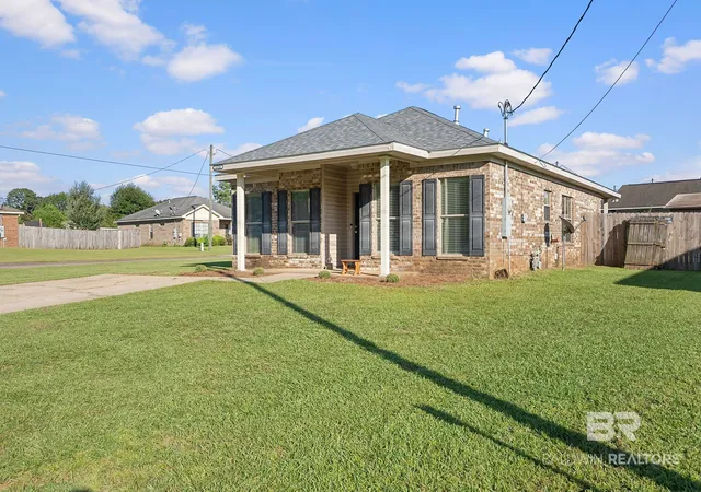 Photo 3 of Single family home for sale at 13701 Daniels Dr, Mobile, AL 36695 | MLS# 411309 | Listing updated on 2026-10-20