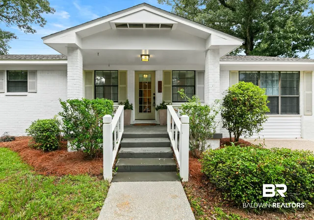 Photo 4 of Single family home for sale at 105 Sara Ave N, Spanish Fort, AL 36527 | MLS# 410369 | Listing updated on 2026-09-08