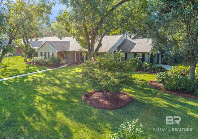 Photo 1 of Single family home for sale at 4 Woodgrove Cir, Fairhope, AL 36532 | MLS# 411300 | Listing updated on 2026-10-08