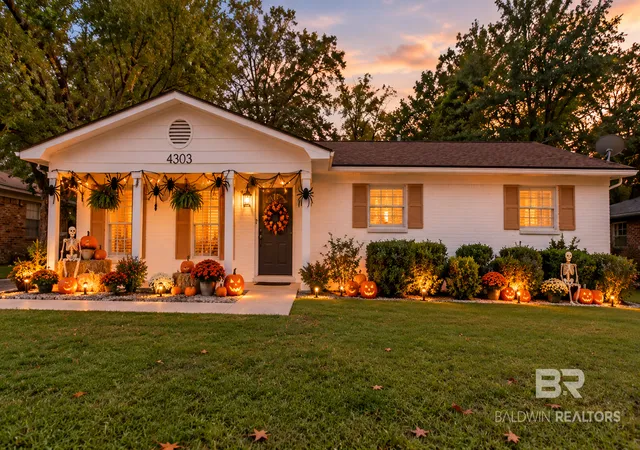 Photo 1 of Single family home for sale at 4303 Via Alta Dr, Mobile, AL 36609 | MLS# 409096 | Listing updated on 2026-10-12