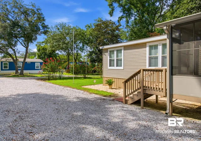 Photo 3 of Manufactured home for sale at 9422 Seabright Ave, Elberta, AL 36530 | MLS# 409755 | Listing updated on 2026-09-09