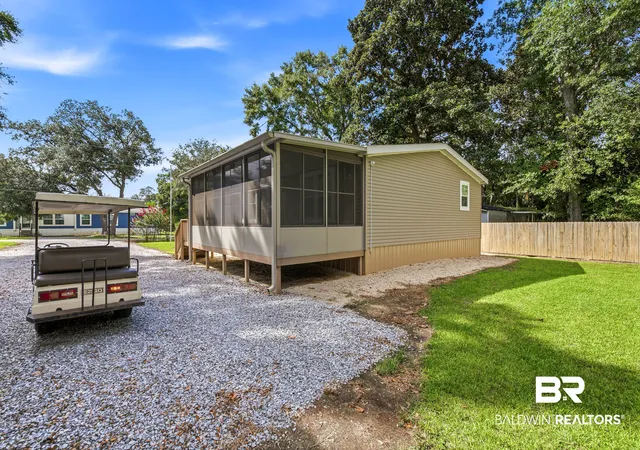 Photo 3 of Manufactured home for sale at 9422 Seabright Ave, Elberta, AL 36530 | MLS# 409755 | Listing updated on 2026-09-09