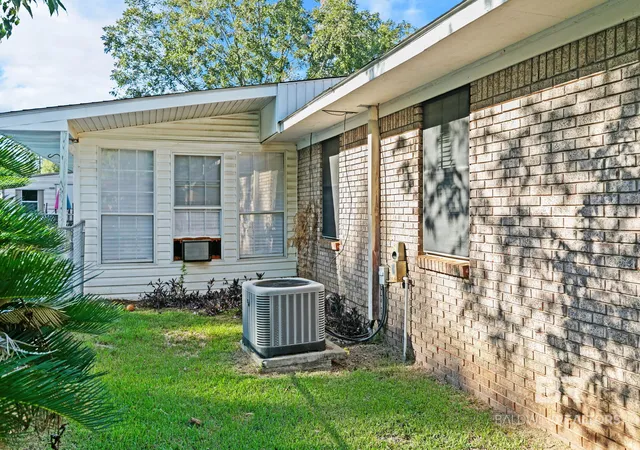 Photo 3 of Single family home for sale at 38 Hollyhock Rd, Monroeville, AL 36460 | MLS# 411793 | Listing updated on 2026-10-09