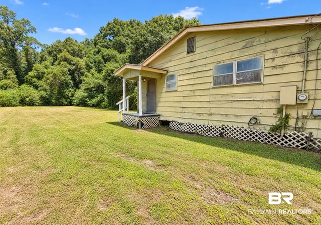 Photo 3 of Single family home for sale at 18075 Movico Loop Rd E, Mount Vernon, AL 36560 | MLS# 410682 | Listing updated on 2026-10-20
