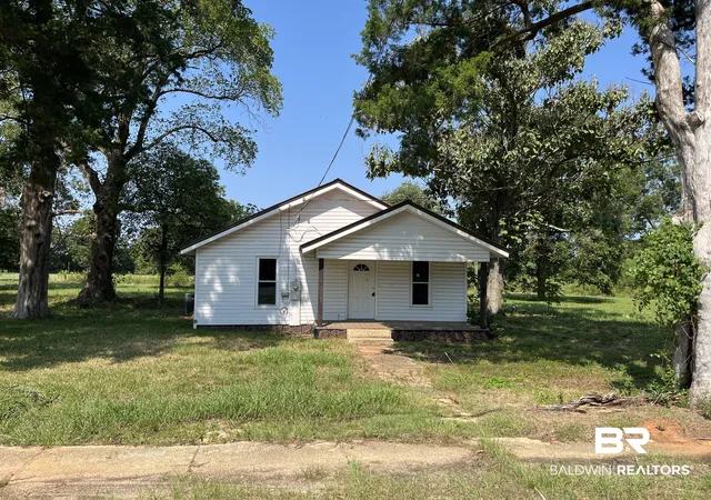 Photo 1 of Single family home for sale at 91 Oak Grv Rd, Frisco City, AL 36445 | MLS# 410919 | Listing updated on 2026-09-21