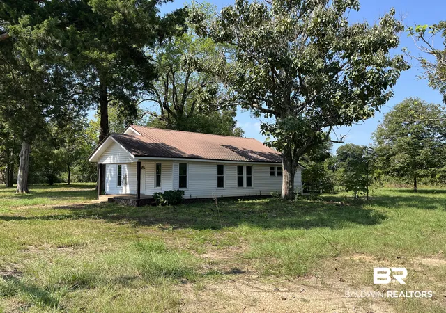 Photo 2 of Single family home for sale at 91 Oak Grv Rd, Frisco City, AL 36445 | MLS# 410919 | Listing updated on 2026-09-21
