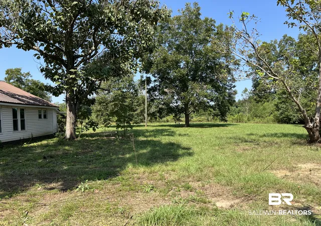 Photo 3 of Single family home for sale at 91 Oak Grv Rd, Frisco City, AL 36445 | MLS# 410919 | Listing updated on 2026-09-21