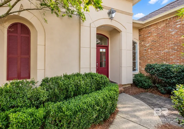 Photo 3 of Single family home for sale at 105 N North Cir, Fairhope, AL 36532 | MLS# 411487 | Listing updated on 2026-10-12
