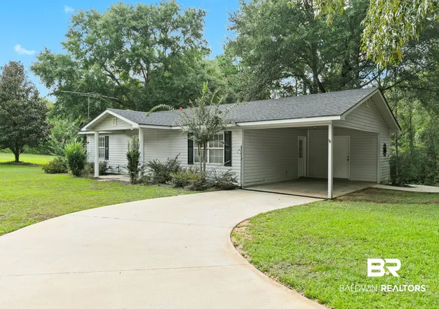 Photo 3 of Sale Pending at 106 Holly Hl Dr, Brewton, AL 36426 | MLS# 410651 | Listing updated on 2026-09-17