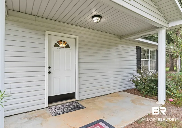 Photo 4 of Sale Pending at 106 Holly Hl Dr, Brewton, AL 36426 | MLS# 410651 | Listing updated on 2026-09-17