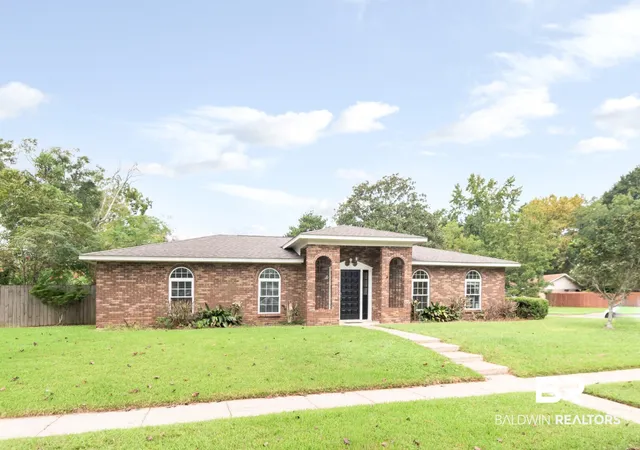 Photo 3 of Single family home for sale at 2300 E Christopher Dr, Mobile, AL 36609 | MLS# 410400 | Listing updated on 2026-09-15
