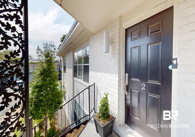 Photo 1 of Townhouse for sale at 4009 Old Shell Rd #B2, Mobile, AL 36608 | MLS# 410133 | Listing updated on 2026-09-03