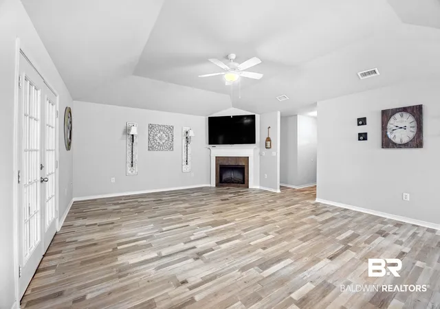 Photo 4 of Single family home for sale at 7635 Elizabeth Dr, Daphne, AL 36526 | MLS# 410098 | Listing updated on 2026-09-17