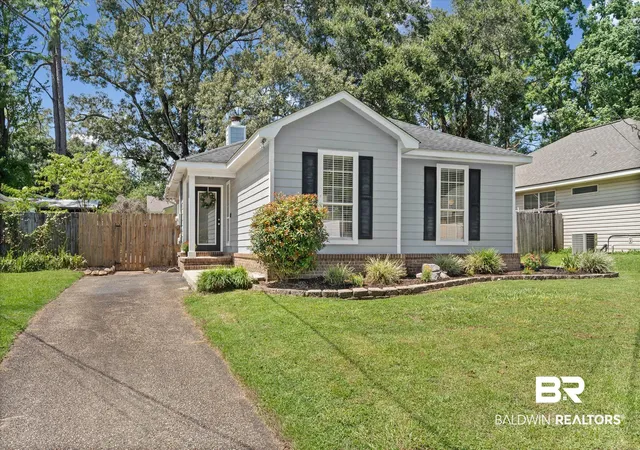 Photo 1 of Sale Pending at 1004 Louise Ave, Mobile, AL 36609 | MLS# 410473 | Listing updated on 2026-09-18