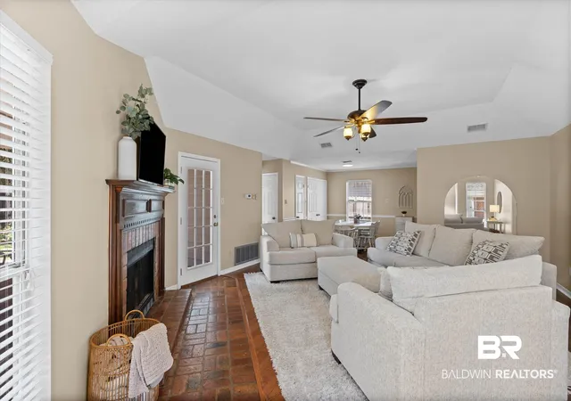 Photo 3 of Sale Pending at 1004 Louise Ave, Mobile, AL 36609 | MLS# 410473 | Listing updated on 2026-09-18