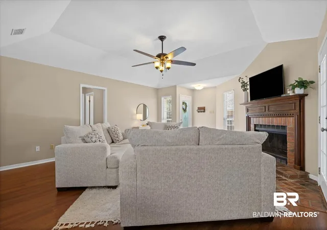 Photo 3 of Sale Pending at 1004 Louise Ave, Mobile, AL 36609 | MLS# 410473 | Listing updated on 2026-09-18