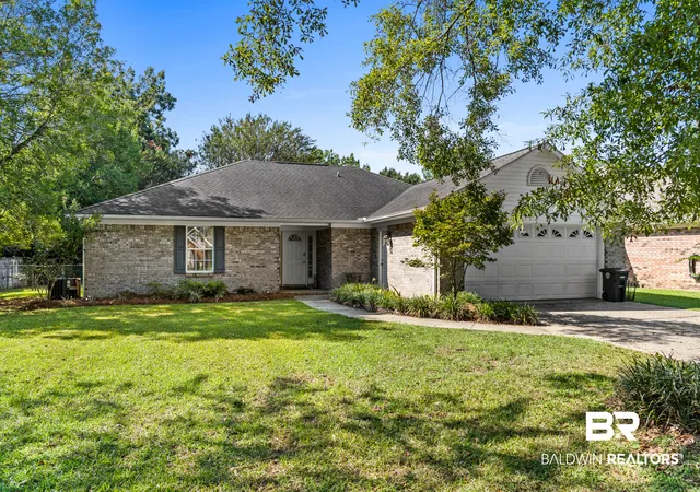 Photo 1 of Single family home for sale at 1 Troyer Ct, Fairhope, AL 36532 | MLS# 409900 | Listing updated on 2026-10-06