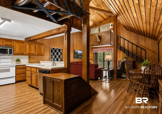 Photo 3 of Single family home for sale at 19520 Gunnison Rd, Fairhope, AL 36532 | MLS# 410204 | Listing updated on 2026-09-04