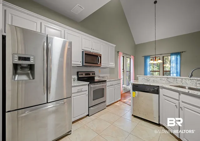 Photo 3 of Single family home for sale at 102 Bell Cir, Daphne, AL 36526 | MLS# 410202 | Listing updated on 2026-09-19