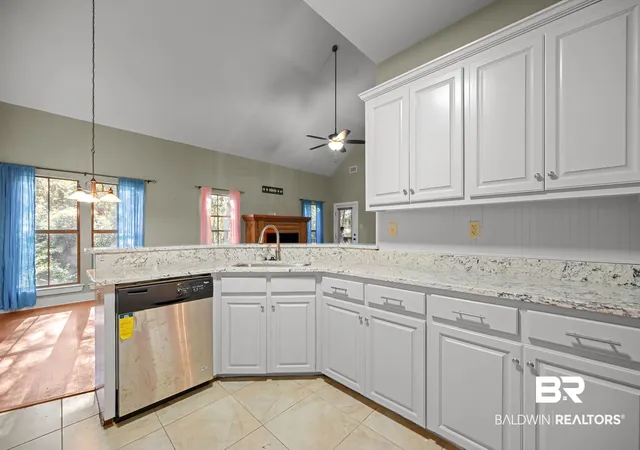 Photo 3 of Single family home for sale at 102 Bell Cir, Daphne, AL 36526 | MLS# 410202 | Listing updated on 2026-09-19