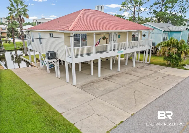 Photo 3 of Single family home for sale at 237 W 6th Avenue, Gulf Shores, AL 36542 | MLS# 411159 | Listing updated on 2026-10-13