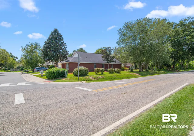 Photo 2 of Single family home for sale at 141 Kemper Ln, Fairhope, AL 36532 | MLS# 410731 | Listing updated on 2026-09-24